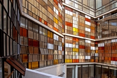 AMSTERDAM 235 007