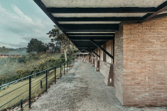 EXTERIOR CABAÑAS MORADAS