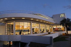 VISTA EXTERIOR 8 EDIFICIO EL YACHT MCDONALD´S