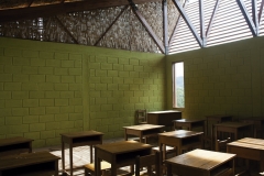 ESCUELA EN CHUQUIBAMBILLA 003