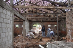 LADRILLOS, BLOQUES Y OTROS ELEMENTOS ABANDONADOS 031