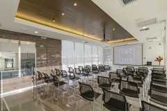 OFICINAS VECTOR 50.Interior salon de usos multiples. 003