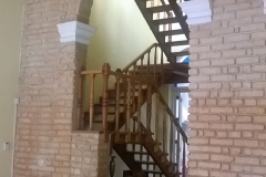 57d9fae432178Vista_hacia_la_escalera