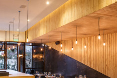 VISTA INTERIOR 2 TINTO BLANCO WINEBAR+SHOP