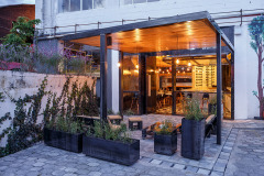 VISTA EXTERIOR 2 TINTO BLANCO WINEBAR+SHOP