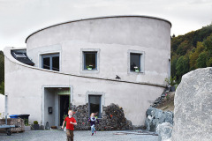 1VILLA F THE OFF THE GRID HOUSE IN THE CENTRAL HIGHLANDS OF GERMANY